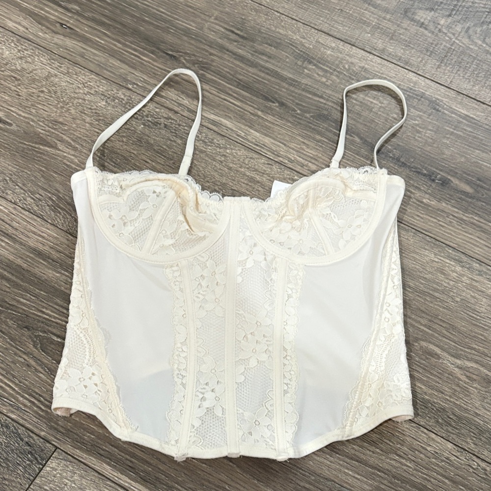 Cream Lace Bustier Top - size large - forever 21 - NWT